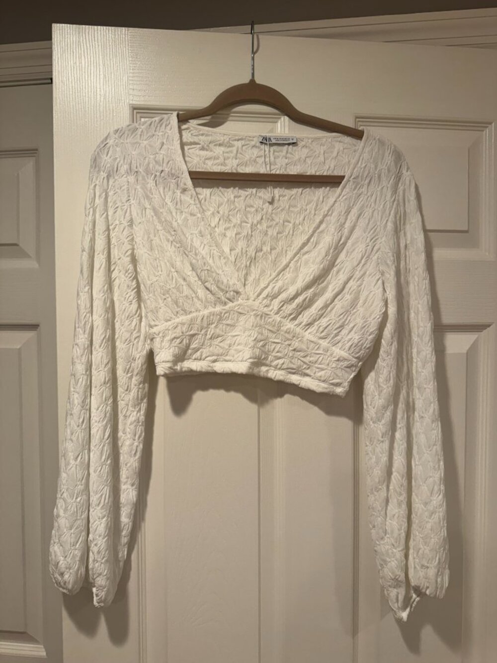 Zara White Textured V-Neck Long Puff Sleeve Crop Blouse